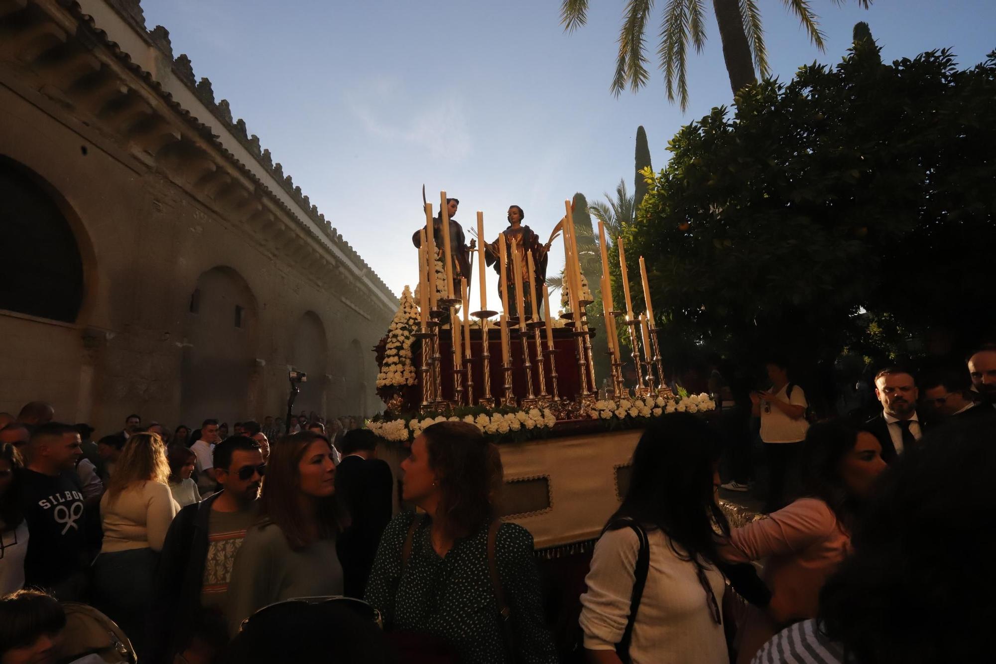 Procesión de San Acisclo y Santa Victoria, en imágenes