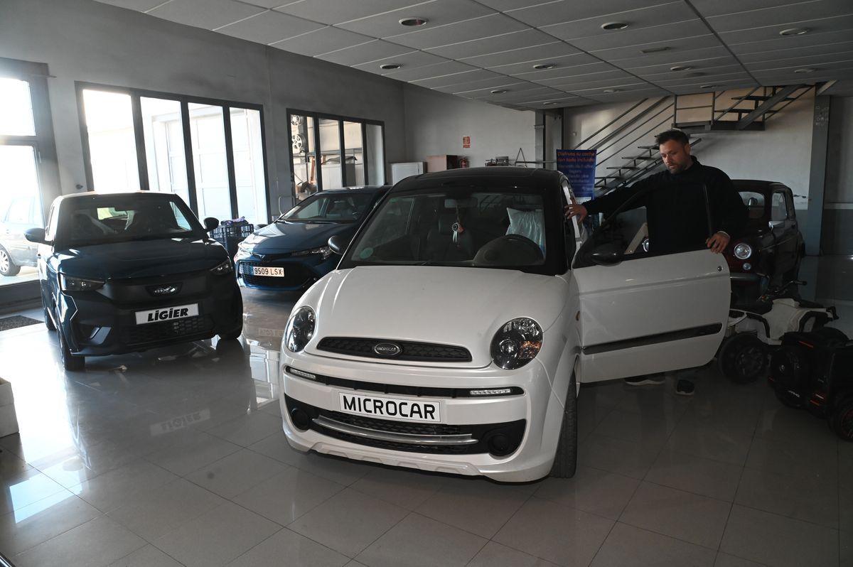 Coches que se pueden conducir sin necesidad de carnet, solo con permiso de ciclomotor, a partir de los 15 años..
