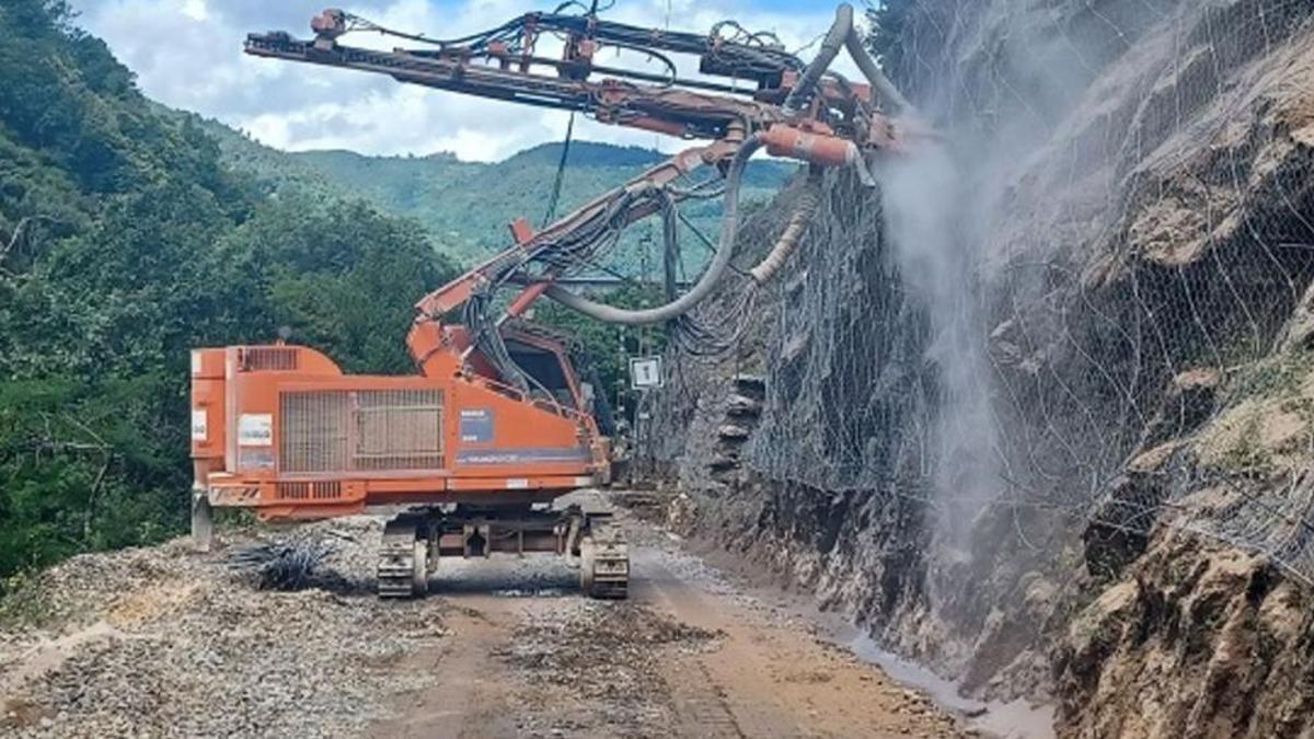 Perforaciones de la reforma de la línea de tren entre Ourense y Monforte.