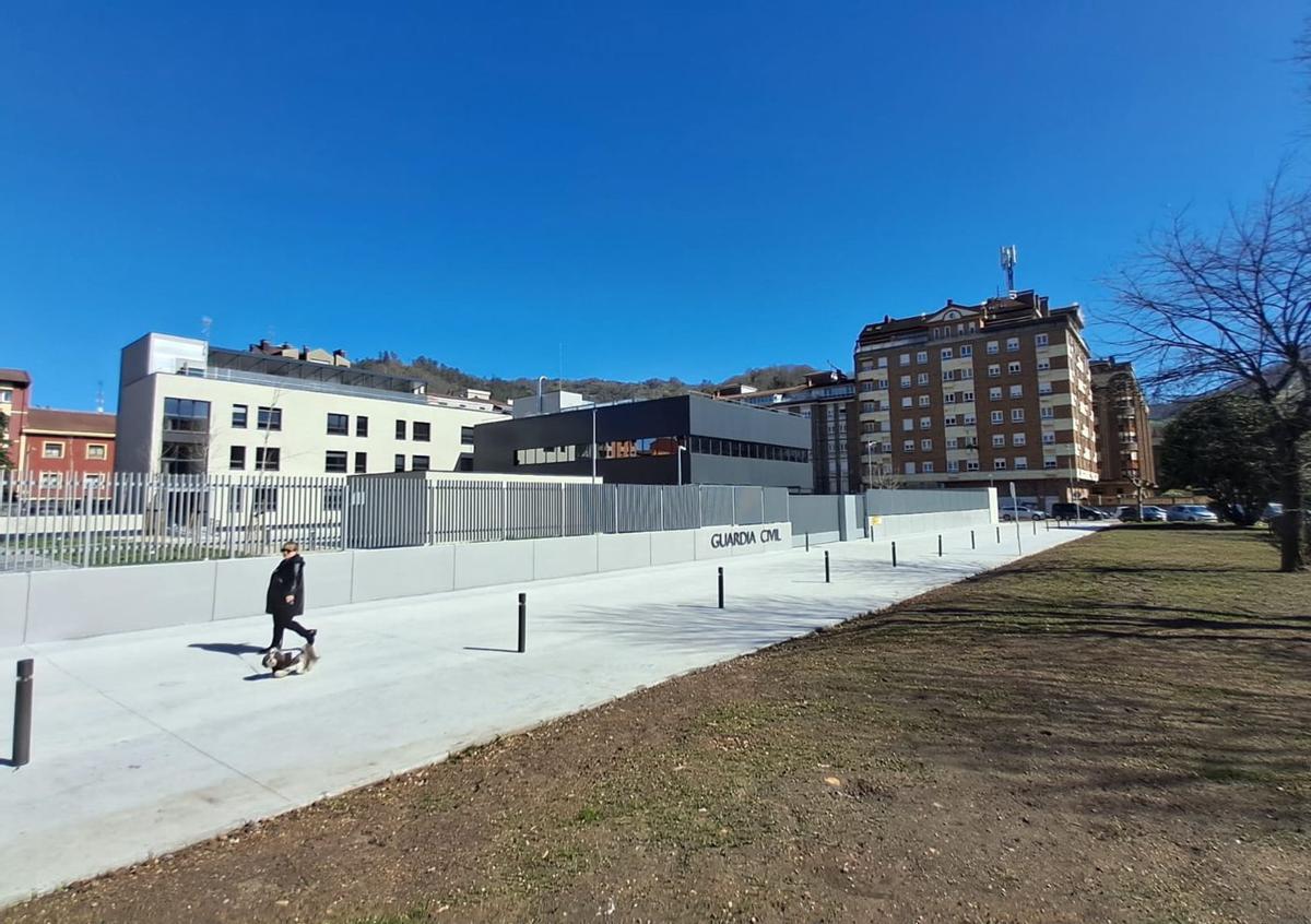 El nuevo cuartel, con sus nuevos viales ya abiertos a transito peatonal. | D. M.