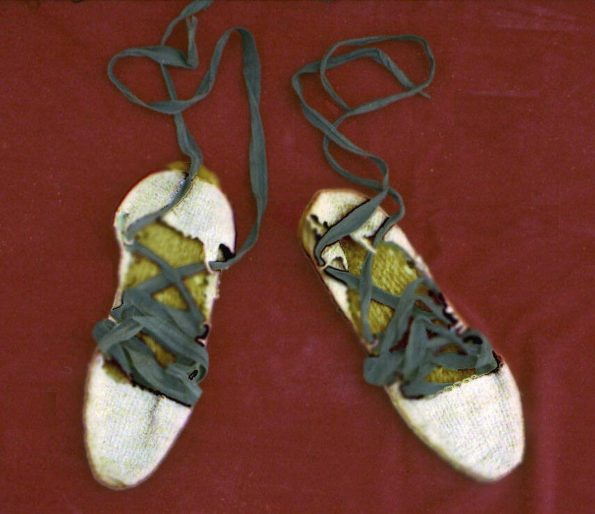 Espardenyes tradicionals. Fons de l’antic Museu Etnològic de La Caixa. / AISME