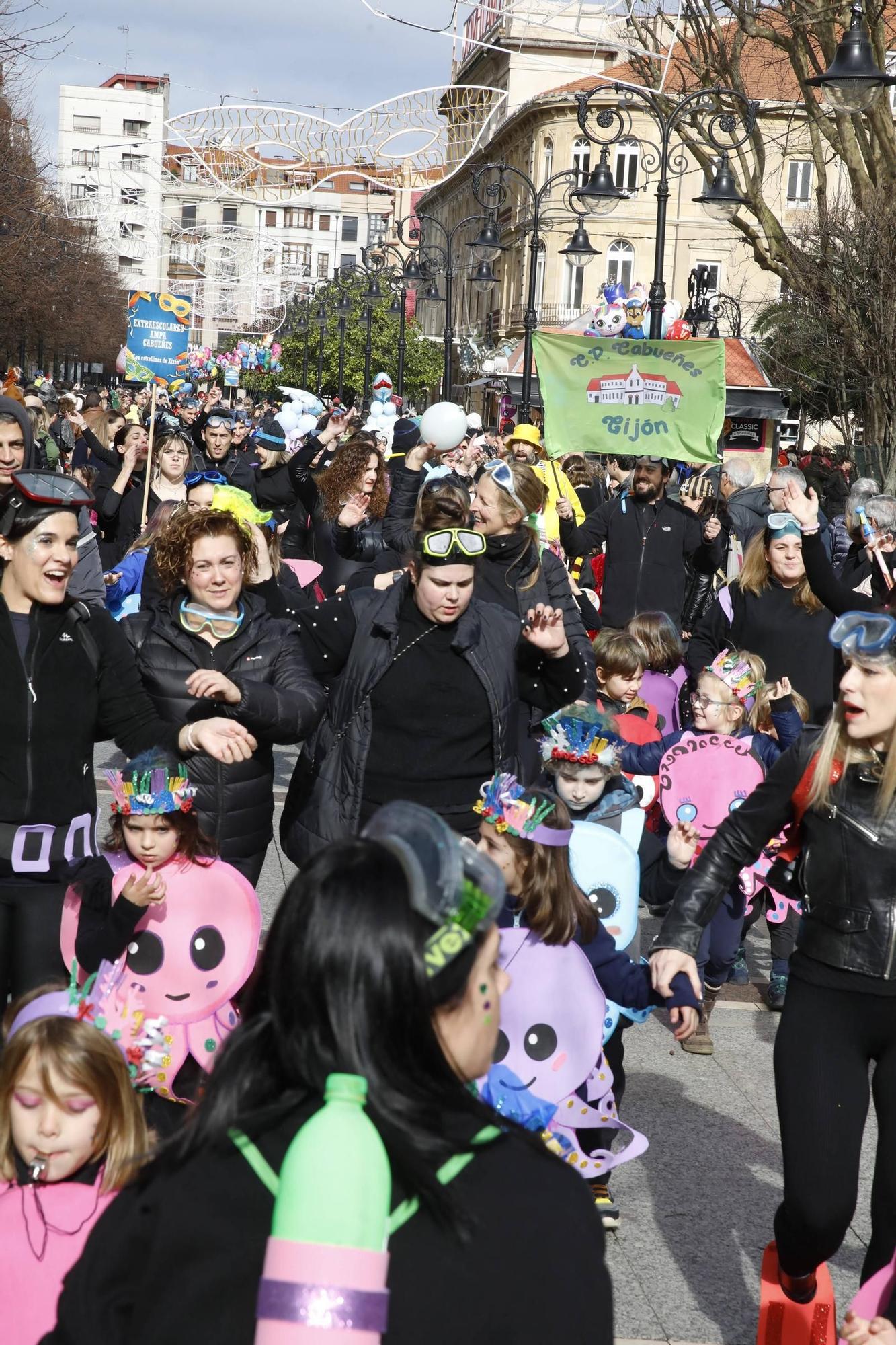 Así han disfrutado pequeños y mayores en el desfile infantil del Antroxu de Gijón (en imágenes)