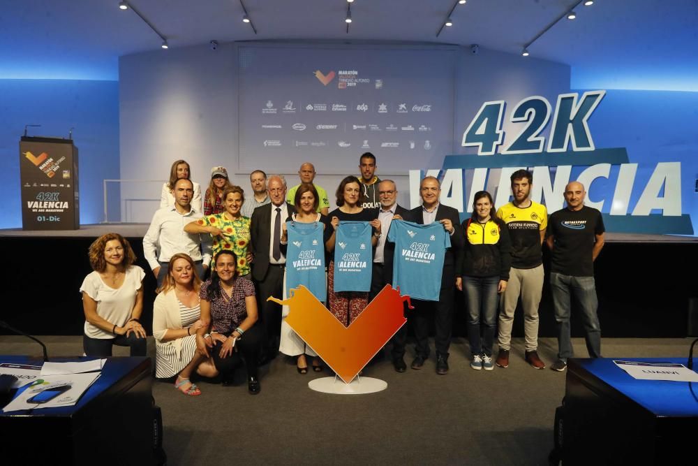 Presentación camisetas Maratón Valencia Trinidad A