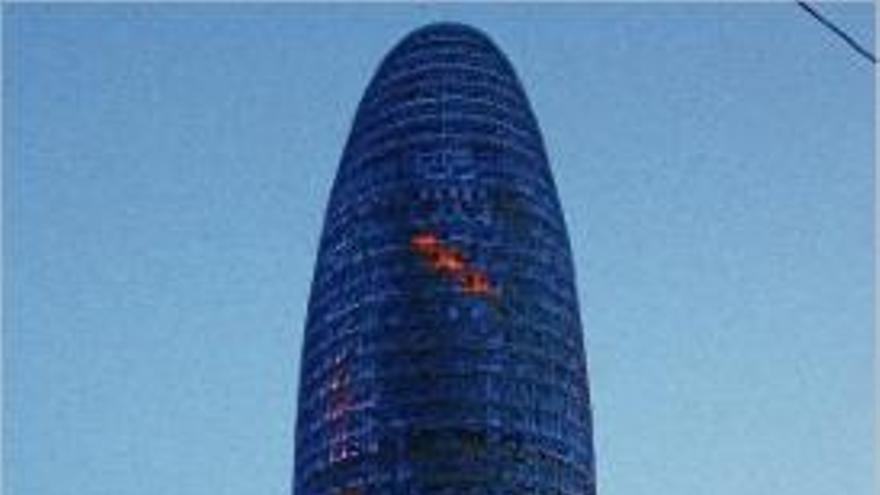 La Torre Agbar de Barcelona, on els propietaris volen obrir un hotel.