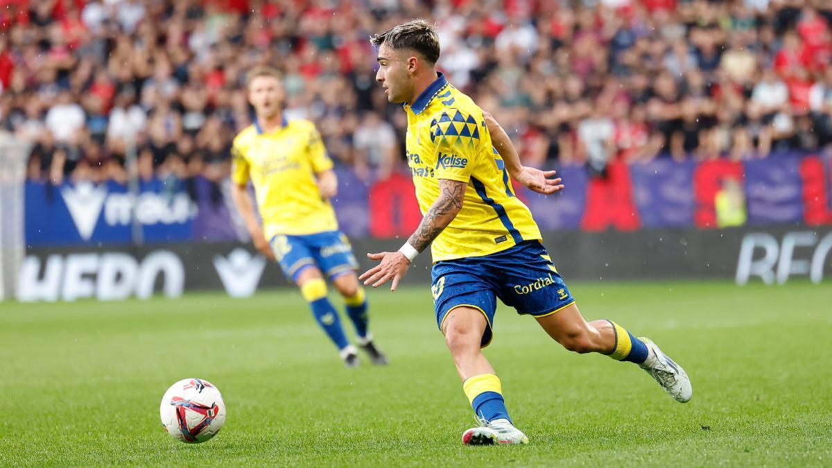 Alberto Moleiro, durante un partido de LaLiga 2024-25 con la UD Las Palmas