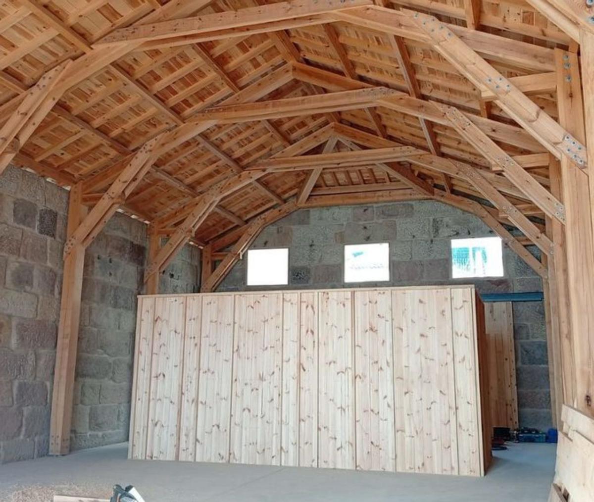 La madera se combina con la piedra. | FdV