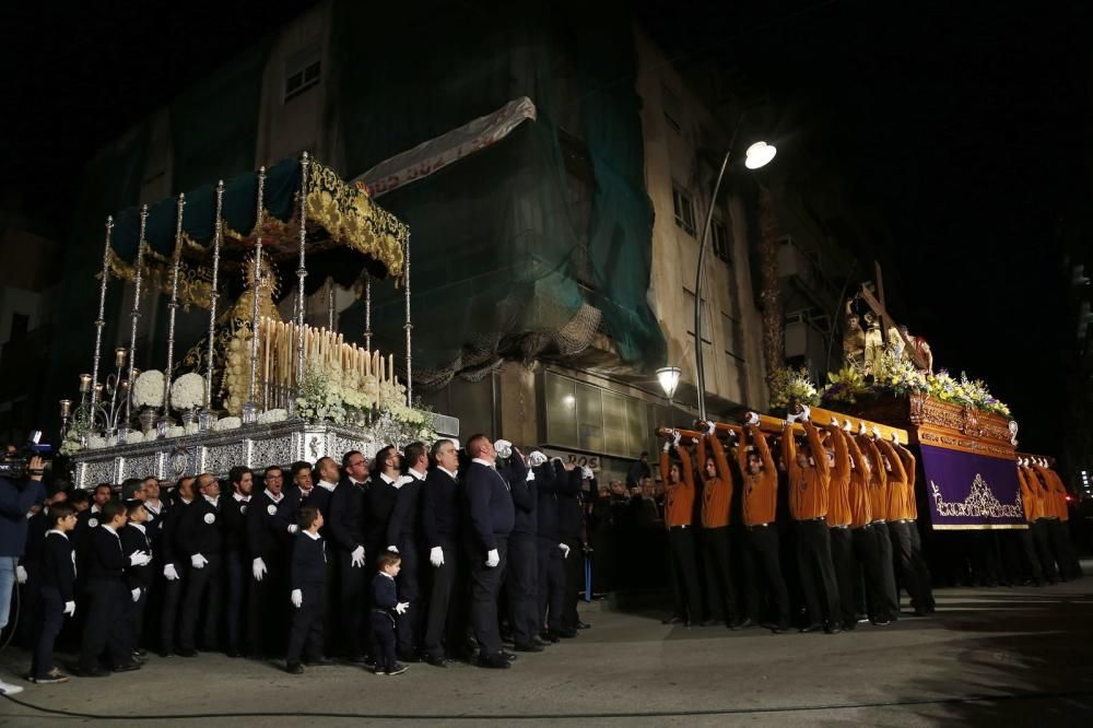 La Esperanza y el Cristo de la Caída protagonizaron el Encuentro en la Vía Doloresa de la Semana Santa de Torrevieja