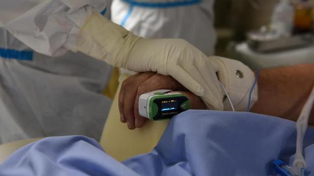 Un paciente con coronavirus en un hospital de Grecia