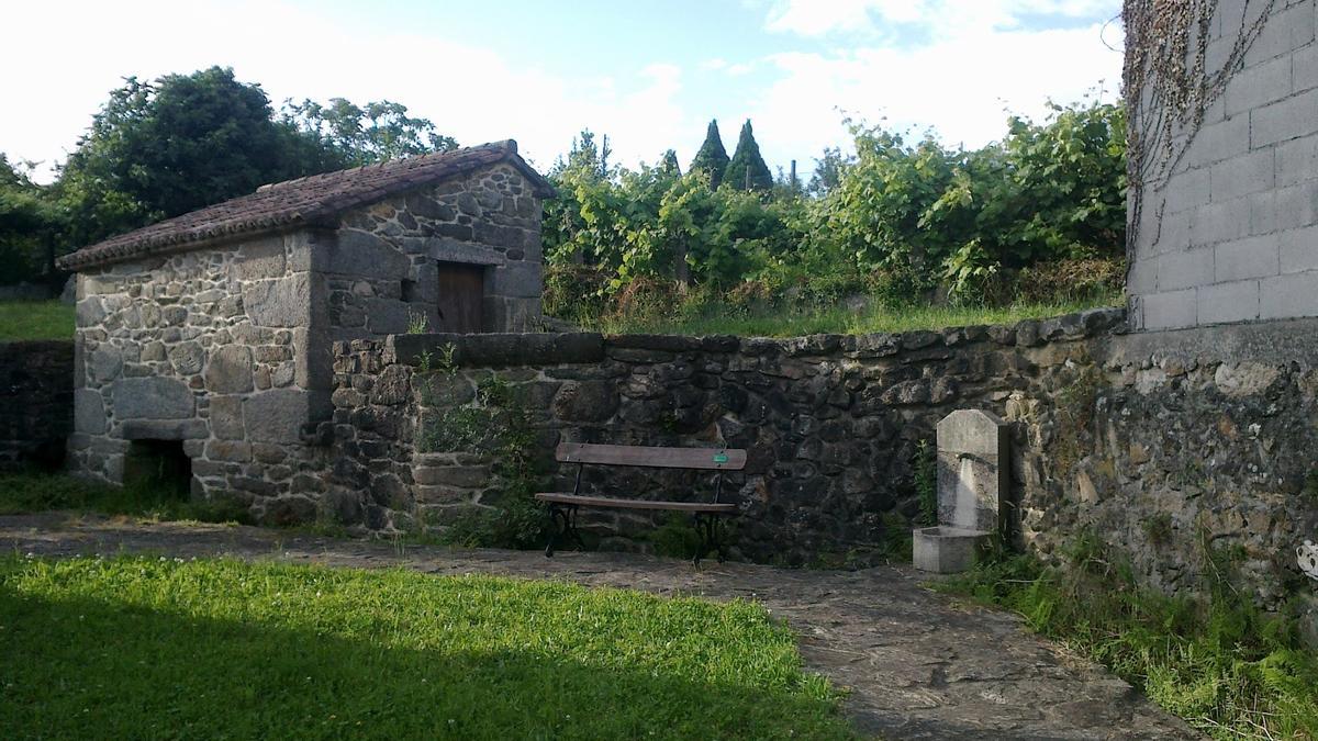 Así es la ruta entre cascadas y molinos más bonita de Ames: apta para hacer con niños y a veinte minutos de Santiago