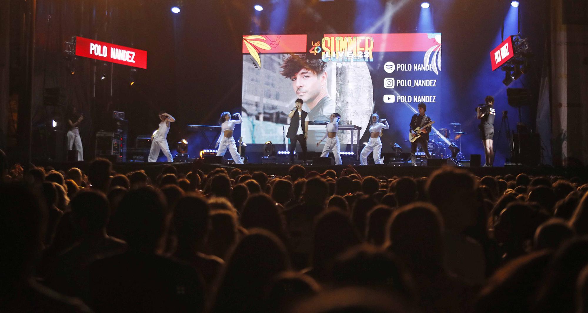 El pop de Los 40 Summer Live hace vibrar a miles de jóvenes en la playa de Samil