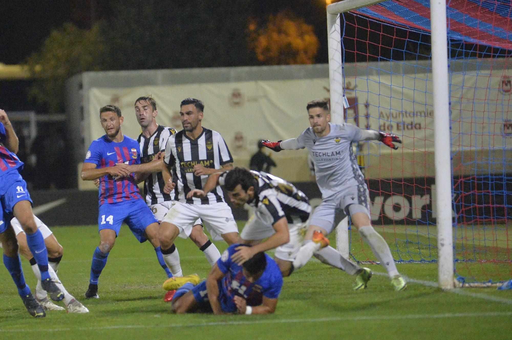 Eldense y Castellón firman tablas entre candidatos al ascenso