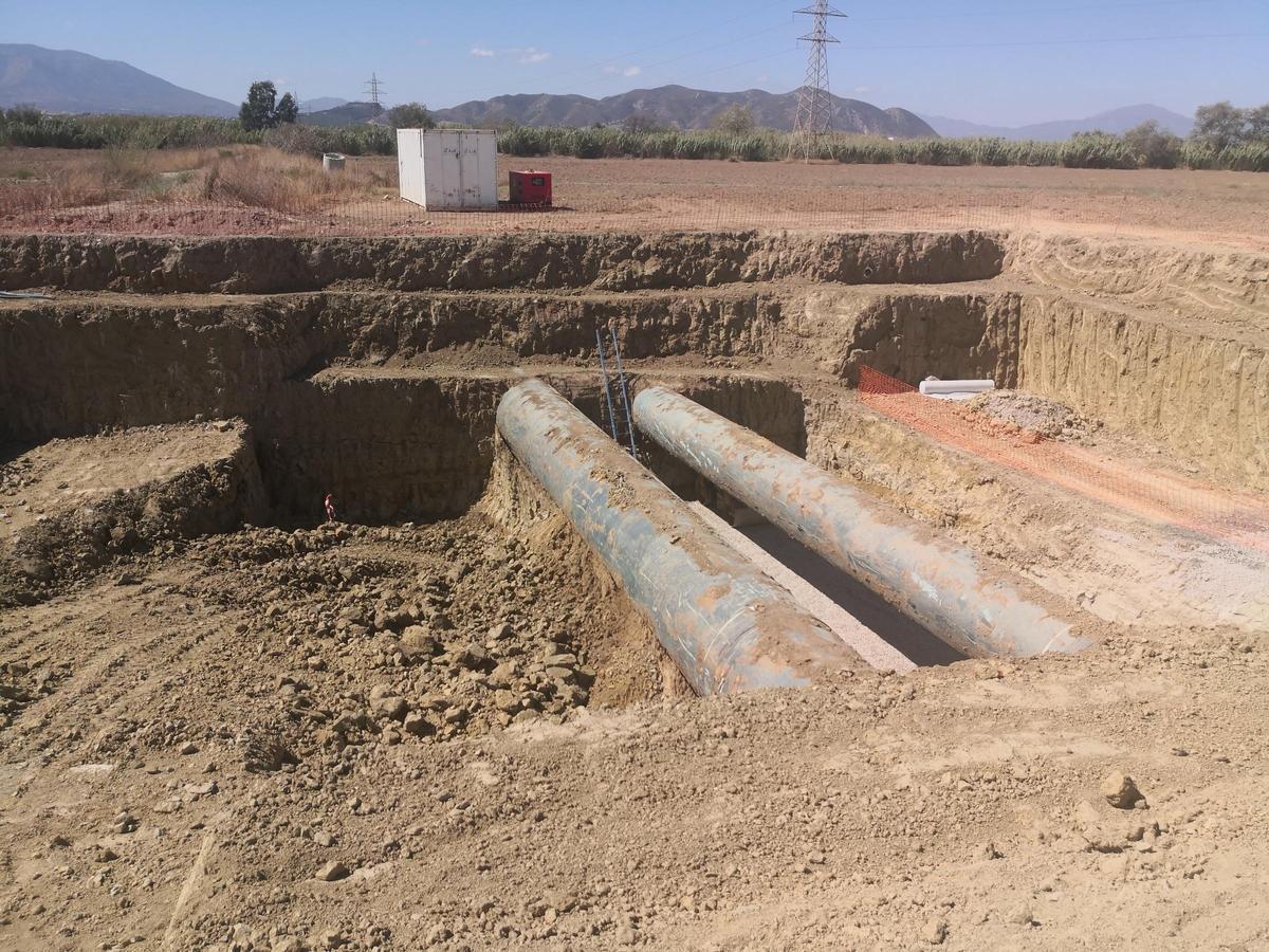 Los trabajos que ejecuta EMASA garantizarán el suministro de agua en Málaga capital.