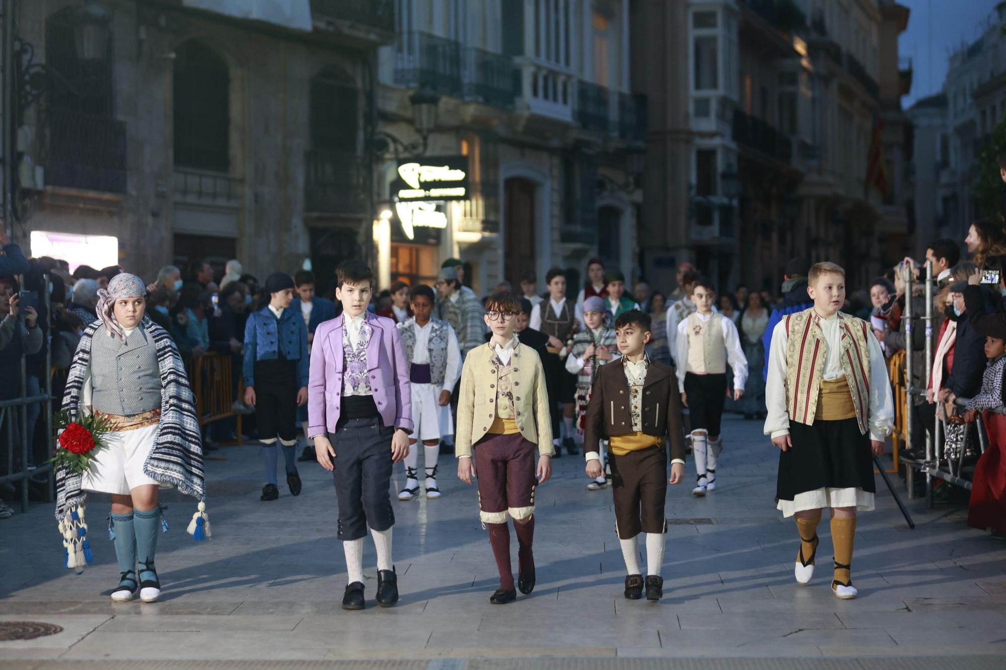 Búscate en el segundo día de ofrenda por la calle Quart (entre las 19:00 a las 20:00 horas)