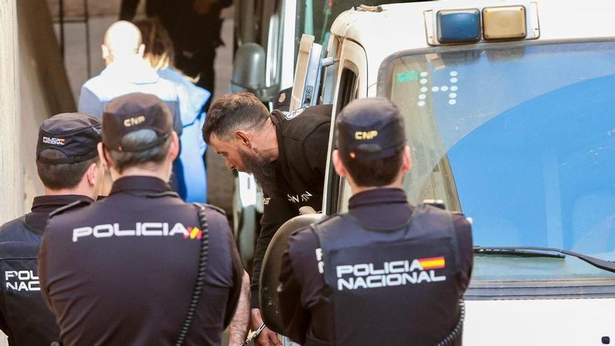 El empresario asesinado en Alicante recibió quince puñaladas de dos armas diferentes sin signos de que pudiera defenderse