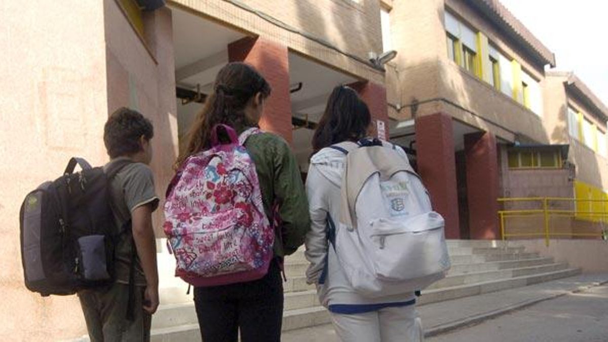 La sincera crítica de una madre por el coste de 'La vuelta al cole': "Nos han pedido ocho libros y no sabe leer ni escribir"