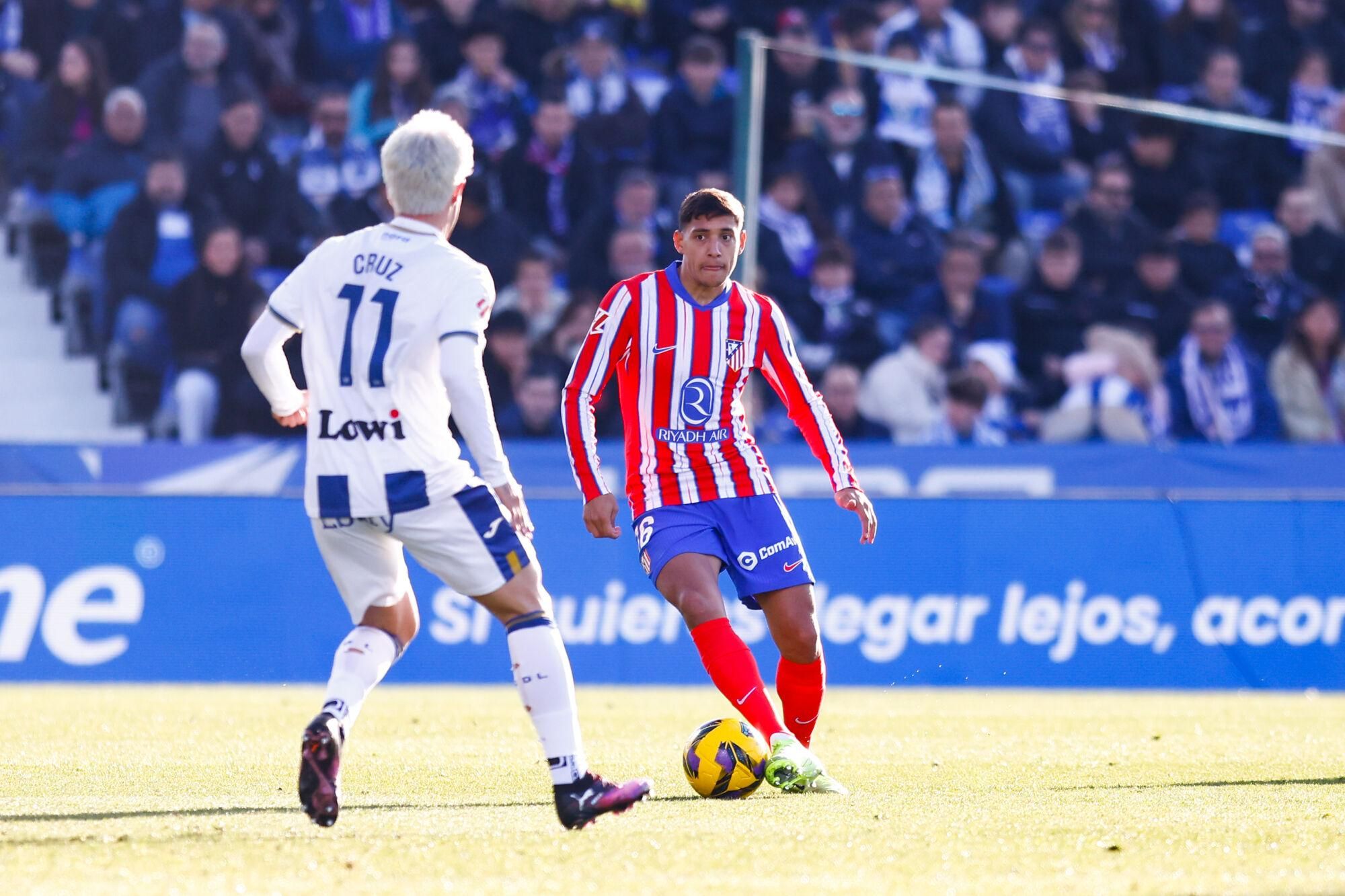 Nahuel Molina of Atletico de Madrid in action during the Spanish League, LaLiga EA Sports, football match played between CD Leganes and Atletico de Madrid at Butarque stadium on January 18, 2025, in Leganes, Madrid, Spain. AFP7 18/01/2025 ONLY FOR USE IN SPAIN. Dennis Agyeman / AFP7 / Europa Press;2025;SPAIN;SPORT;ZSPORT;SOCCER;ZSOCCER;CD Leganes v Atletico de Madrid - LaLiga EA Sports;