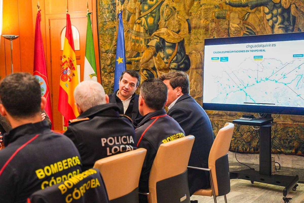 El alcalde tiende la mano a la Policía Local para llegar a un acuerdo antes de Semana Santa
