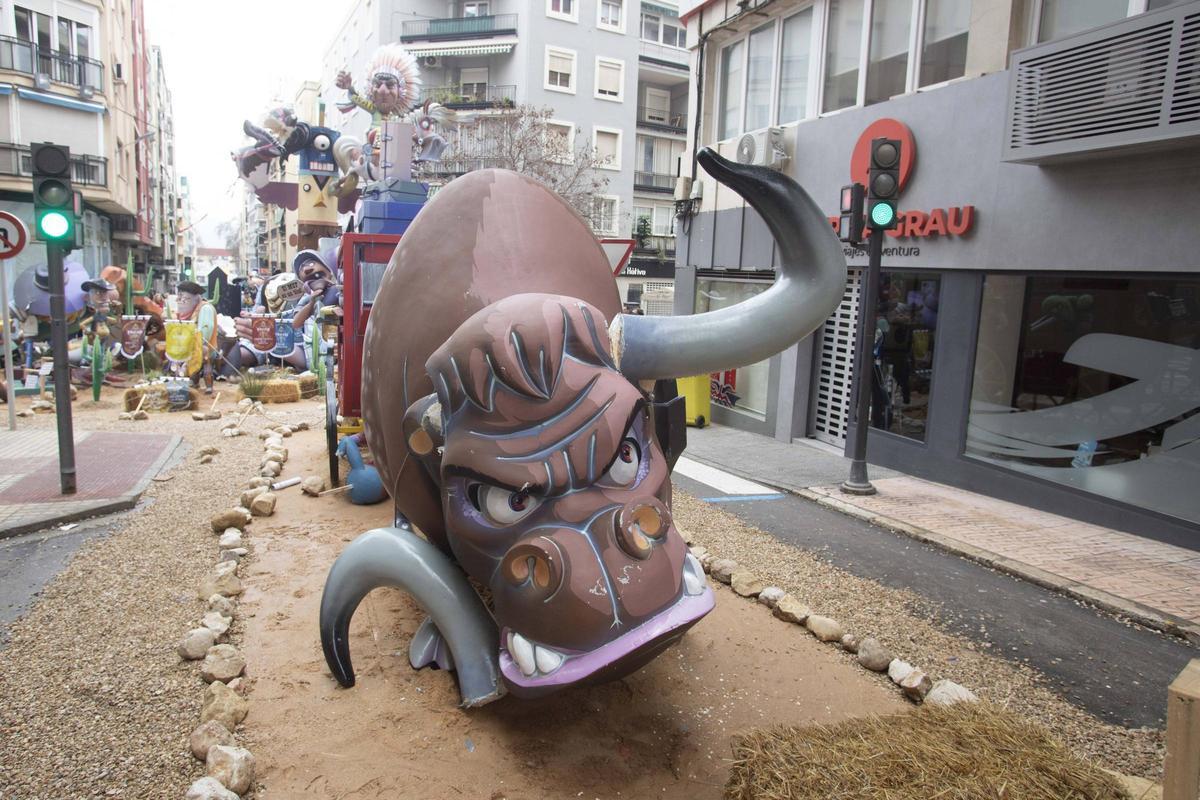 El buey de la falla, con un cuerno partido.