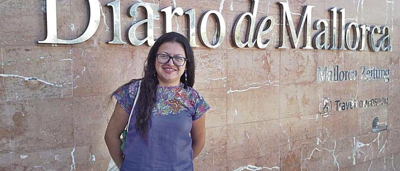 La periodista mexicana Cirenia Celestino, ayer, en Diario de Mallorca.