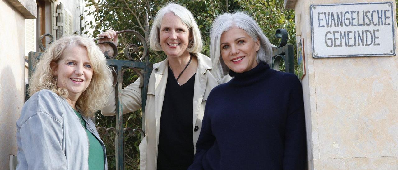 Engagieren sich bei Herztat: Patin Bettina Hömberg, Insel-Pfarrerin Martje Mechels und Moderatorin Birgit Schrowange (v.l.).