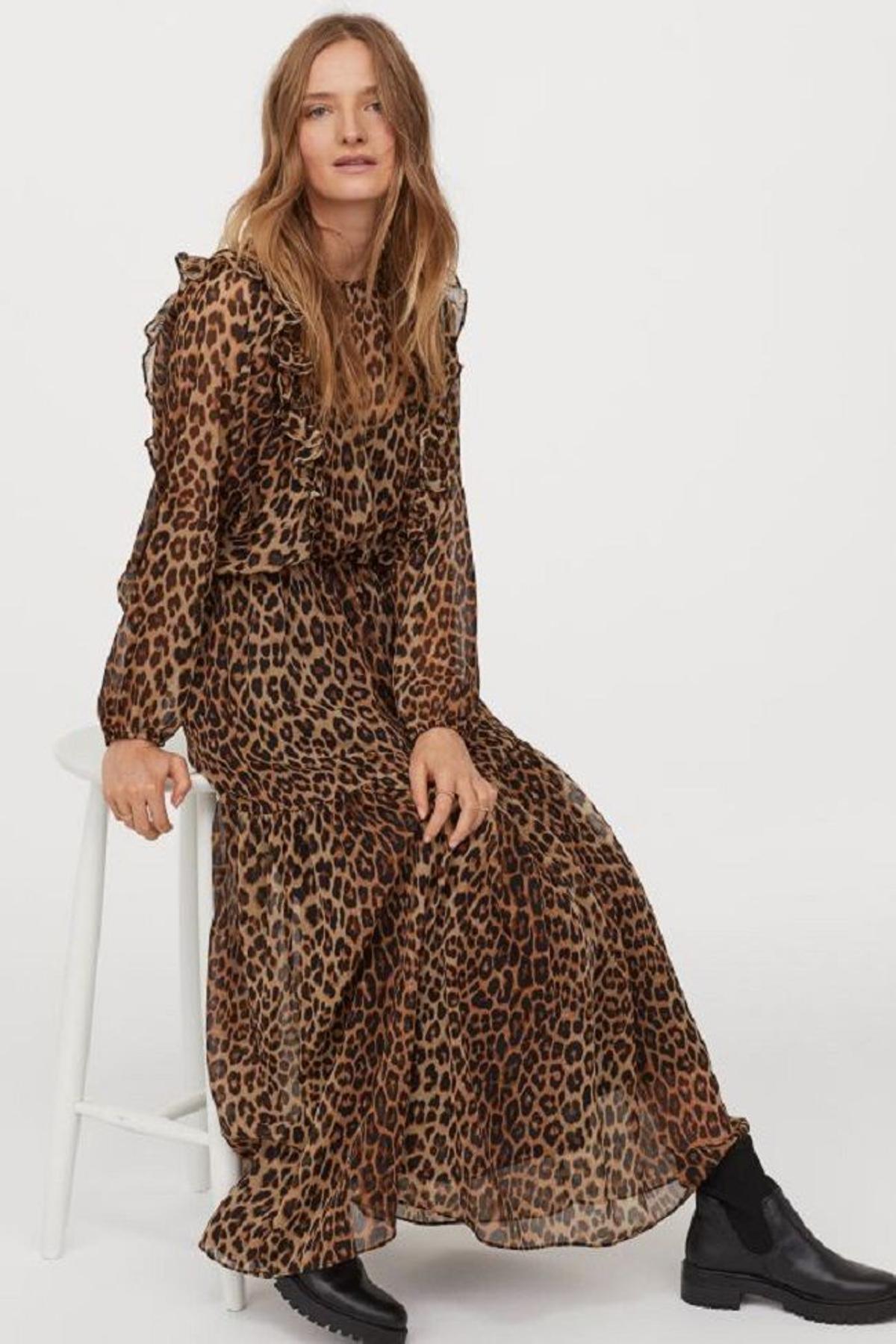 Con volantes y estampado de leopardo