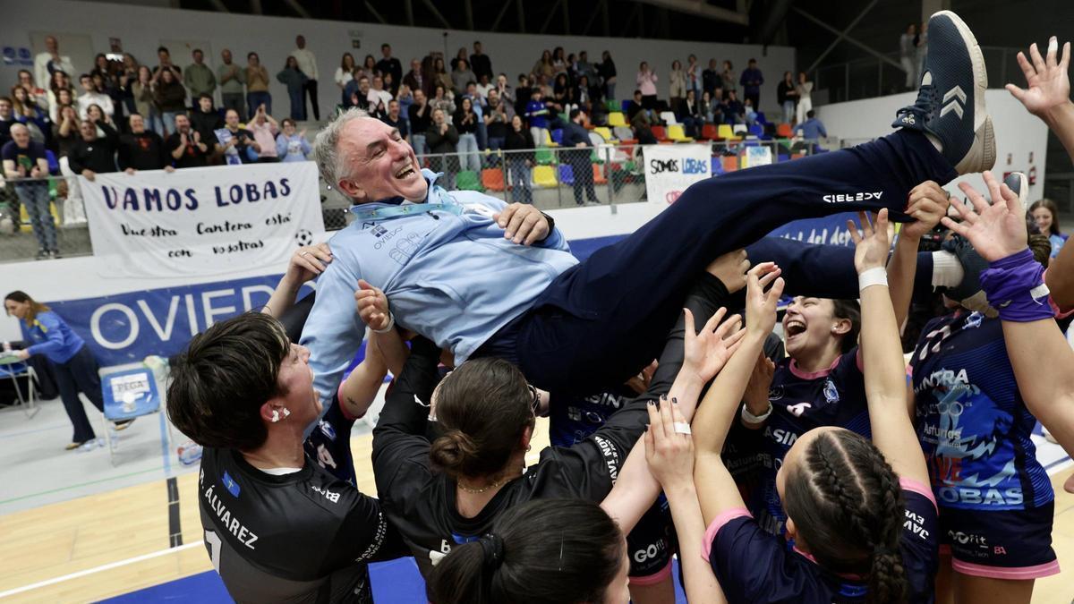 El Lobas Oviedo Balonmano Femenino gana al Lleida y asciende a la Liga Guerreras Iberdrola