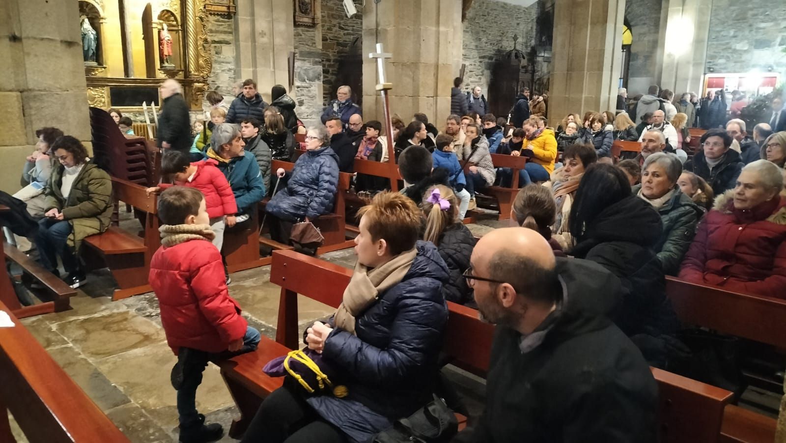 En imágenes: Luarca suspende la procesión del Cristo del Perdón, al que homenajea con la música de La Lira