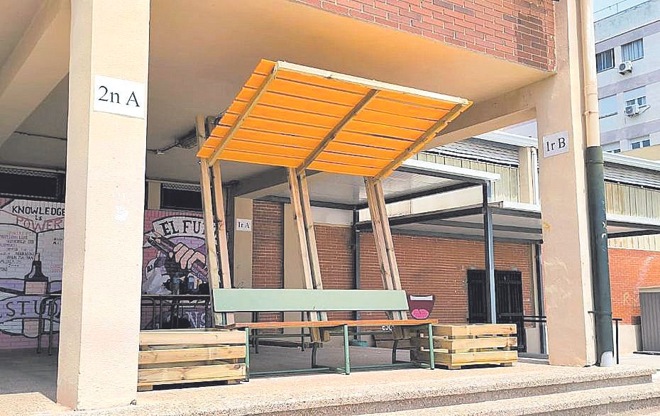 Prototipo de banco pérgola diseñado en el IES Aurora Picornell.