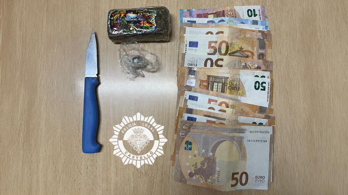 Detenido tras ser sorprendido con un cuchillo, dinero en efectivo y una sustancia sospechosa.
