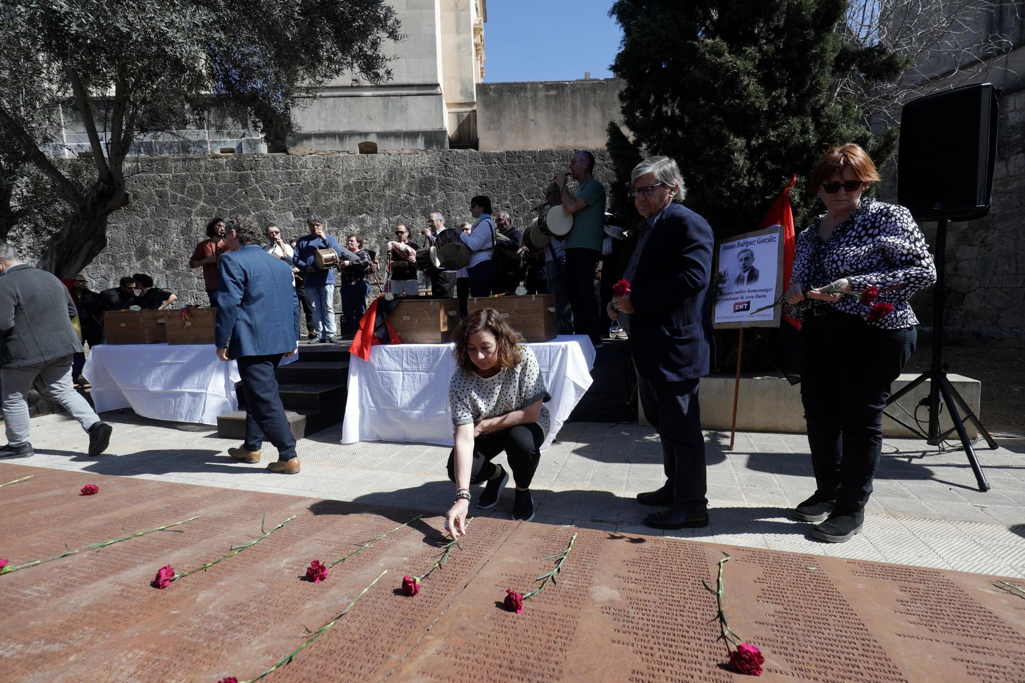 Cuatro asesinados del franquismo descansan finalmente en el cementerio de Palma