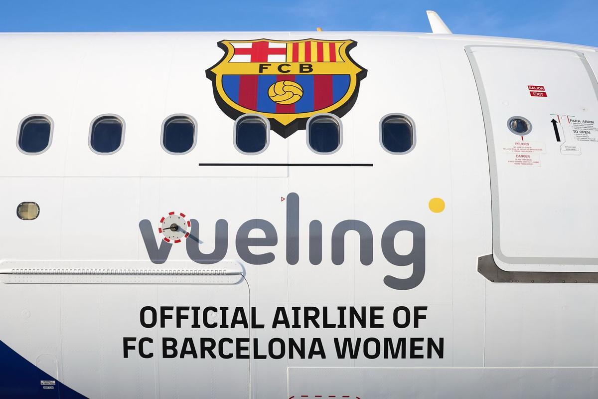 "Blaugranes al vent!": así es el nuevo avión del Barça femenino