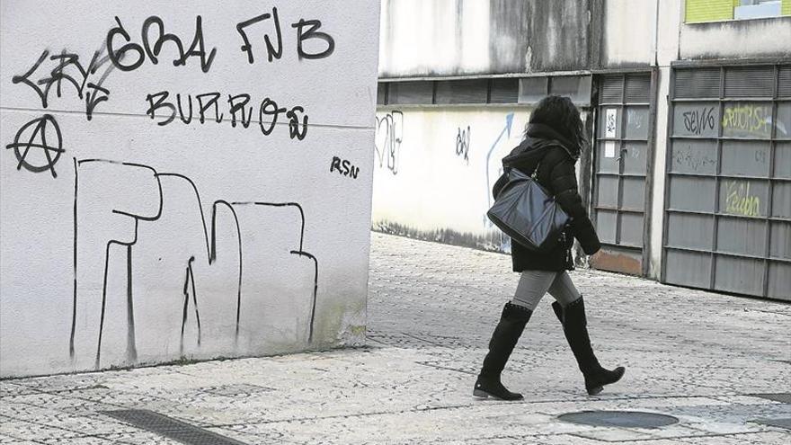 Dejar Cáceres libre de grafitis costaría más de 3 millones de €