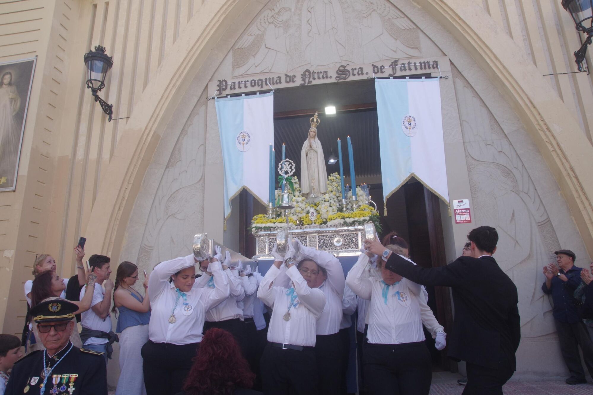Procesión de la Virgen de Fátima por el barrio de la Trinidad, el domingo 11 de mayo de 2025
