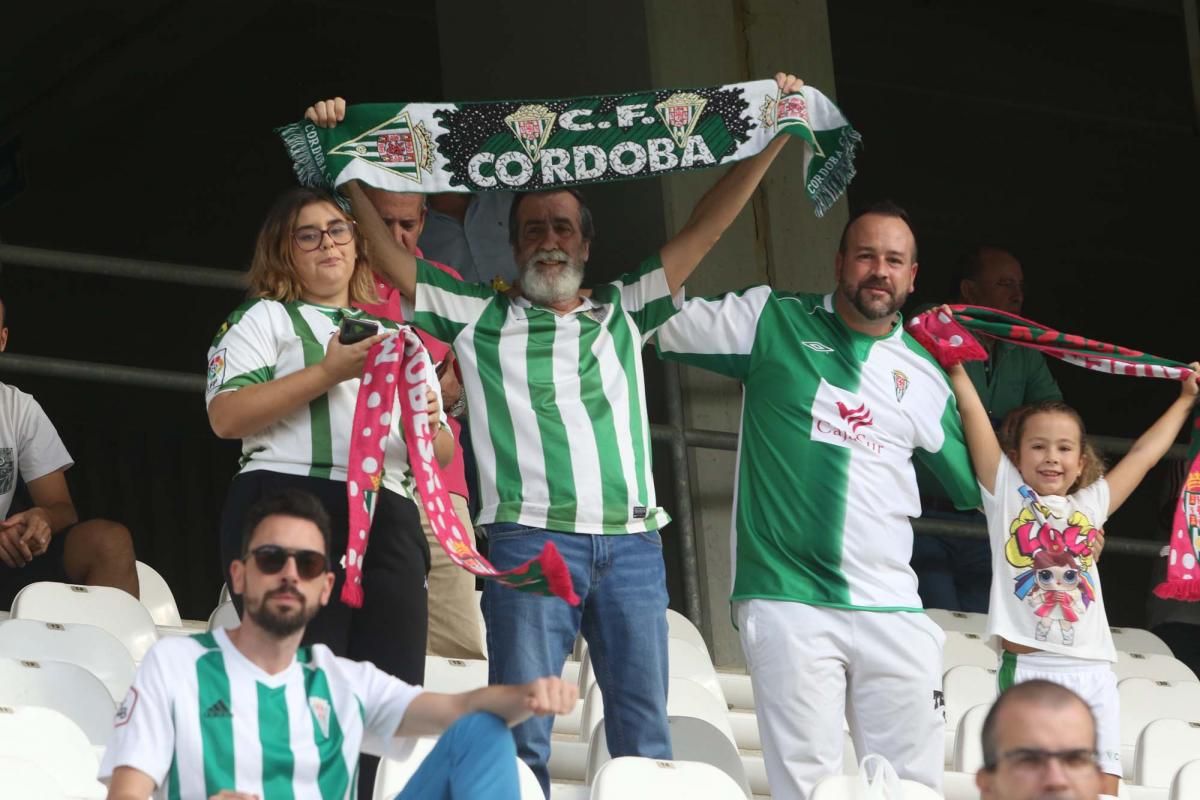 Los aficionados del Córdoba CF en el Arcángel