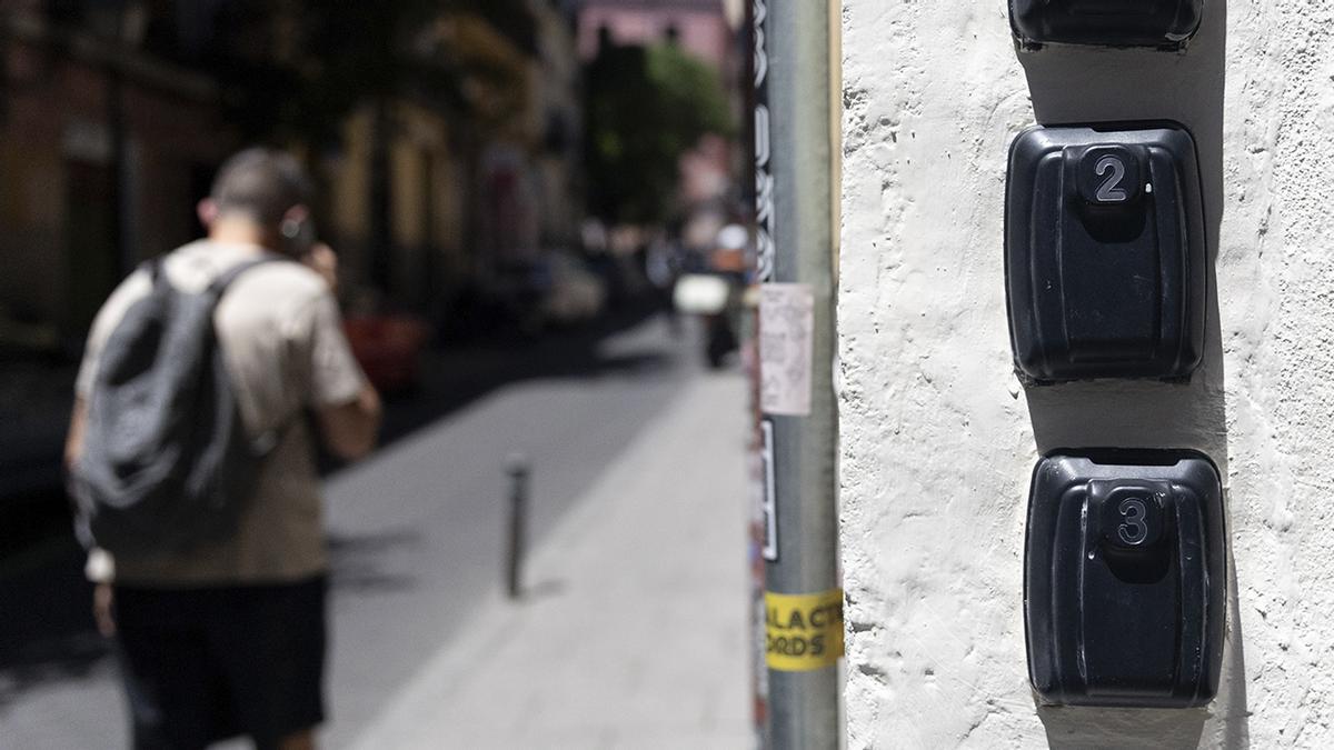 Cajas de seguridad para las llaves en un edificio con pisos turísticos
