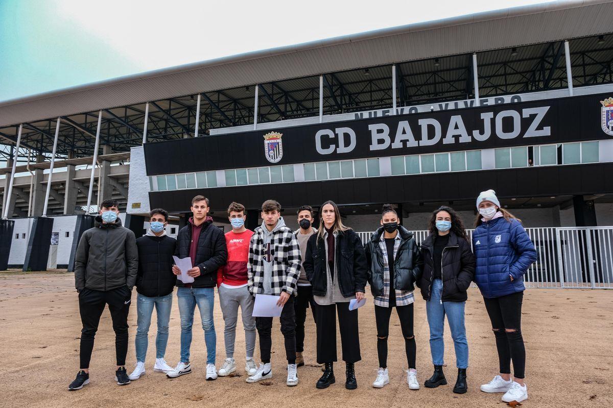 Els discriminatoris impagaments del CD Badajoz: ells cobren la meitat, i elles, res Els discriminatoris impagaments del CD Badajoz: ells cobren la meitat, i elles, res