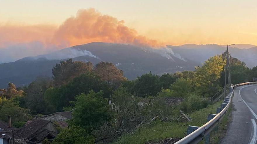 Controlado el incendio de Crecente tras calcinar 170 hectáreas