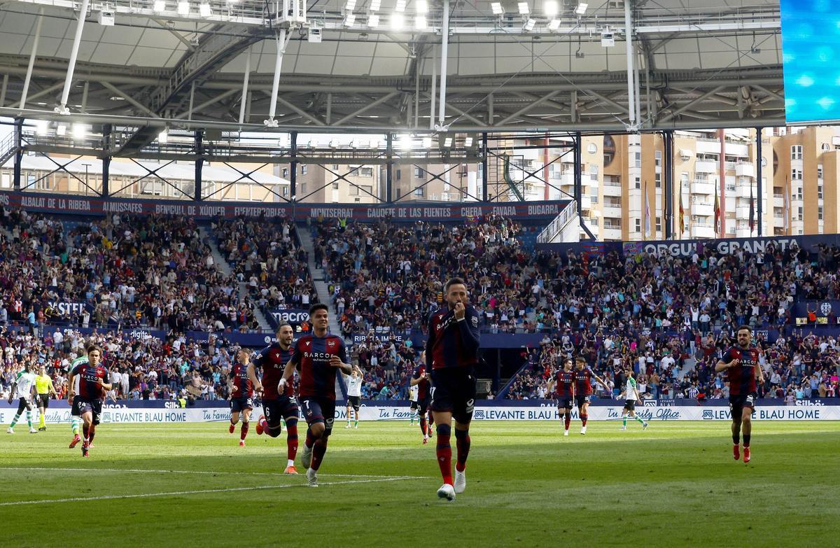 Todo por decidir: así se vive el tramo final de LALIGA HYPERMOTION