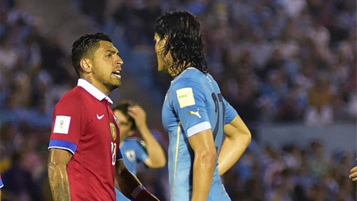 Cavani y Gonzalo Jara se vieron las caras