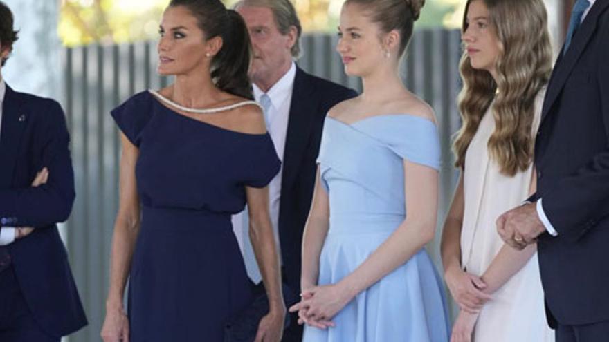 La reina Letizia, con el vestido modelo &#039;Luna Diamante&#039; de la marca Böuret, firma de moda radicada en A Coruña.