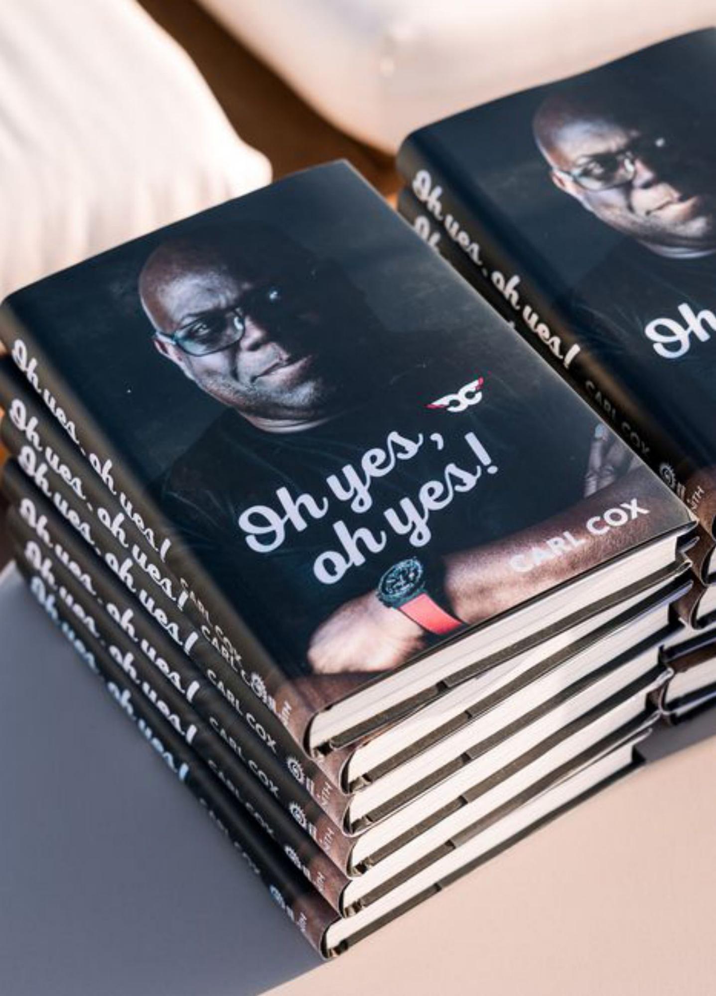 El libro Carl Cox, ‘Oh Yes, Oh Yes’, que se obsequió a los invitados.