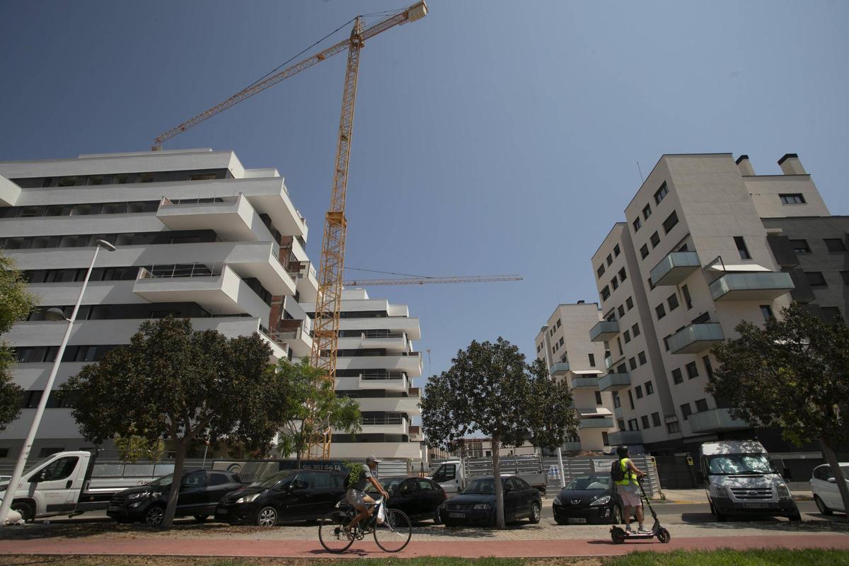 Finca en construcción en el Port de Sagunt.