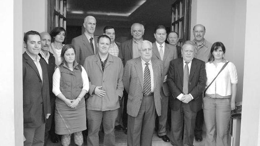 Integrantes del jurado que falló el premio «Amor al Deporte», en el Centro Asturiano de Oviedo.