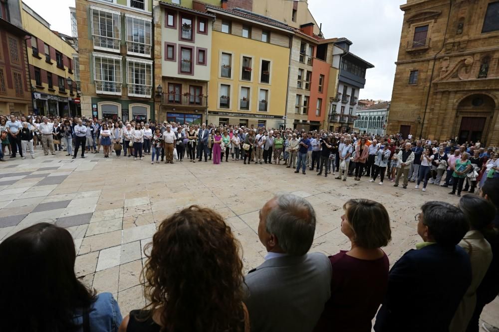 Minuto de silencio en Ovedo