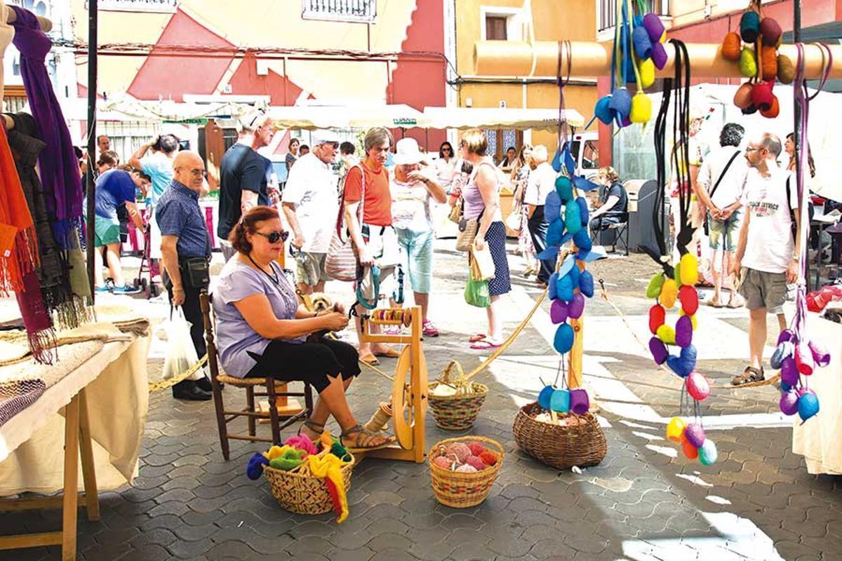 El Zacatín especial de primavera se celebrá en la Plaza de España