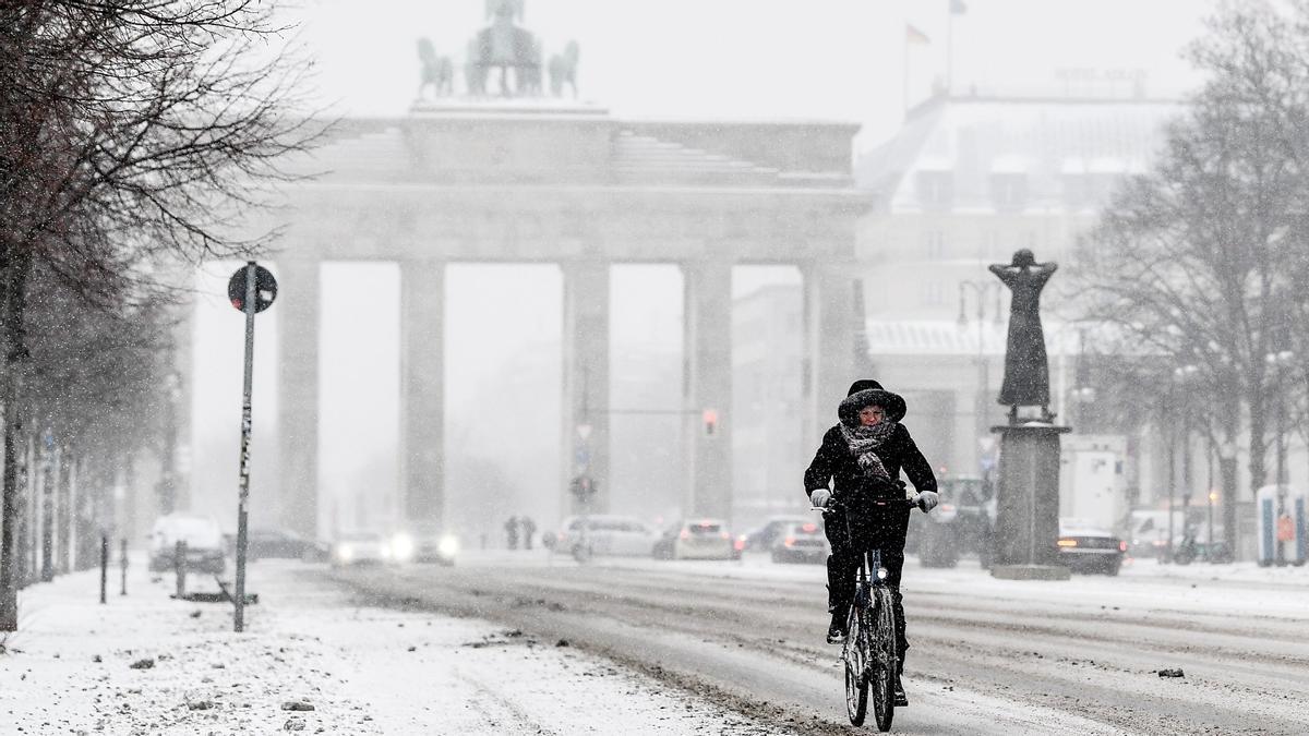 ‘La bèstia de l’est’: així és la borrasca de neu que paralitza Europa