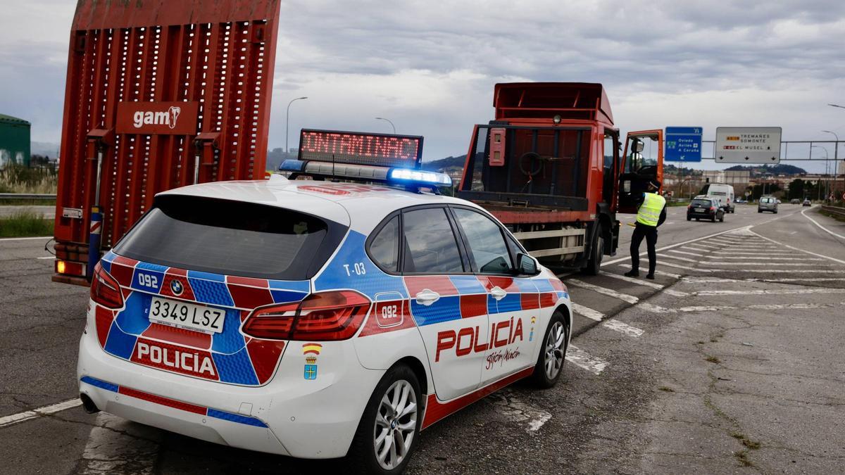 Control policial por contaminación en Príncipe de Asturias.