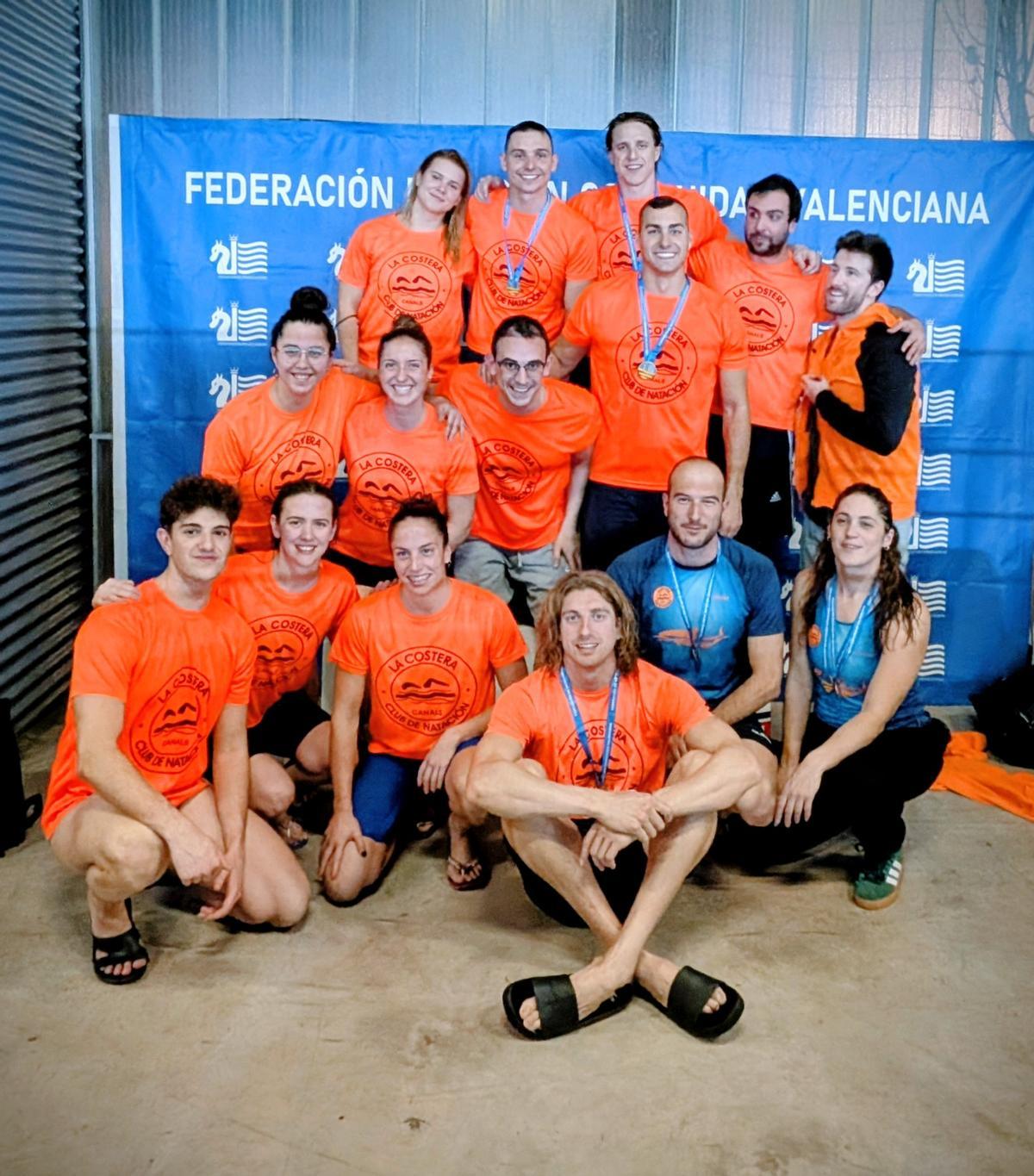 Nadadores del CN La Costera en el Campeonato Autonómico Másters en Castelló.