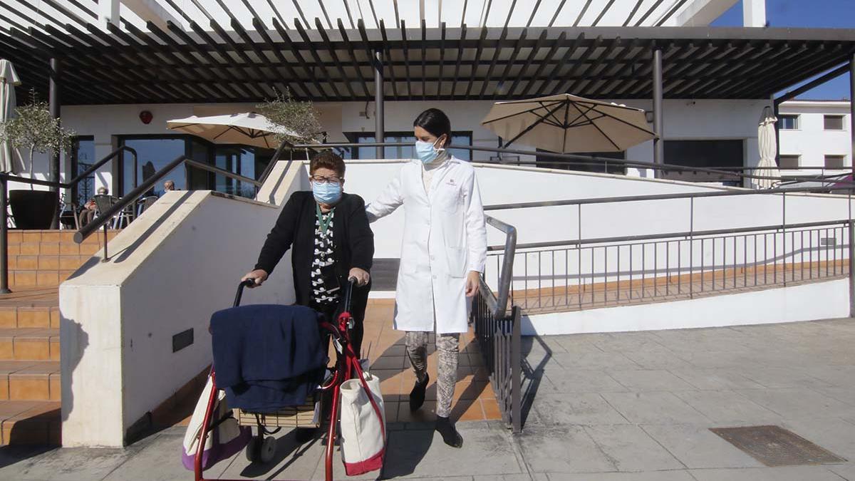 Los contagios covid están bajando en las residencias de mayores.