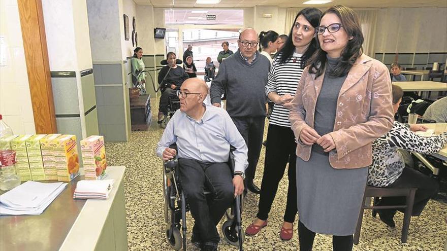 Oltra admite que faltan plazas para mayores en Castellón